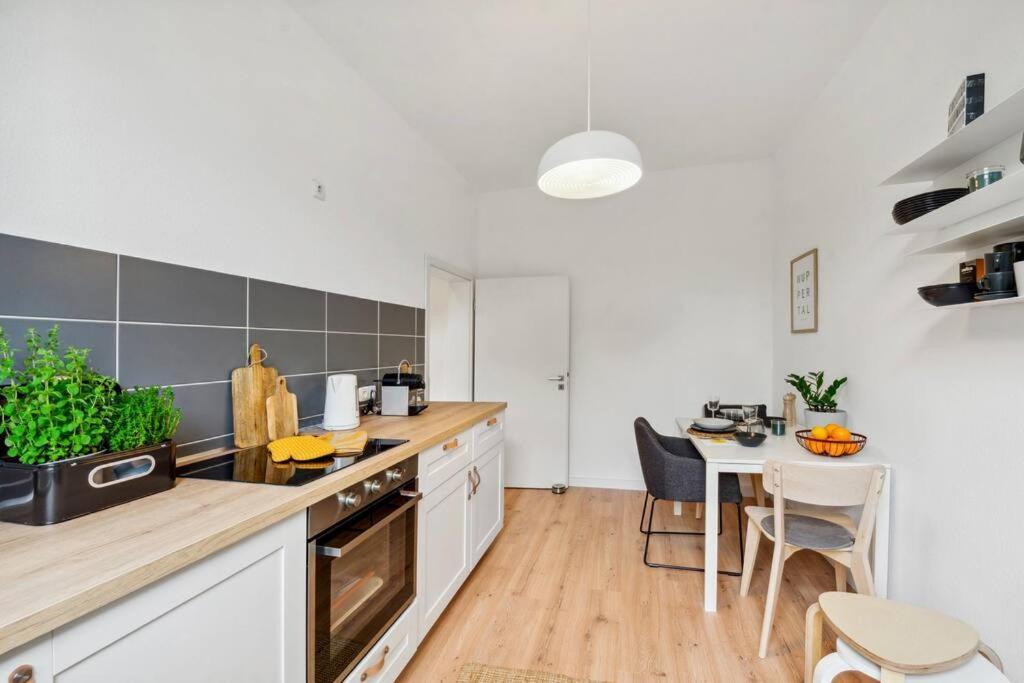 Wuppertaler Altbau-Traum Gutenberg - Naehe Dus & Dortmund & Koeln & Essen Apartment Ngoại thất bức ảnh