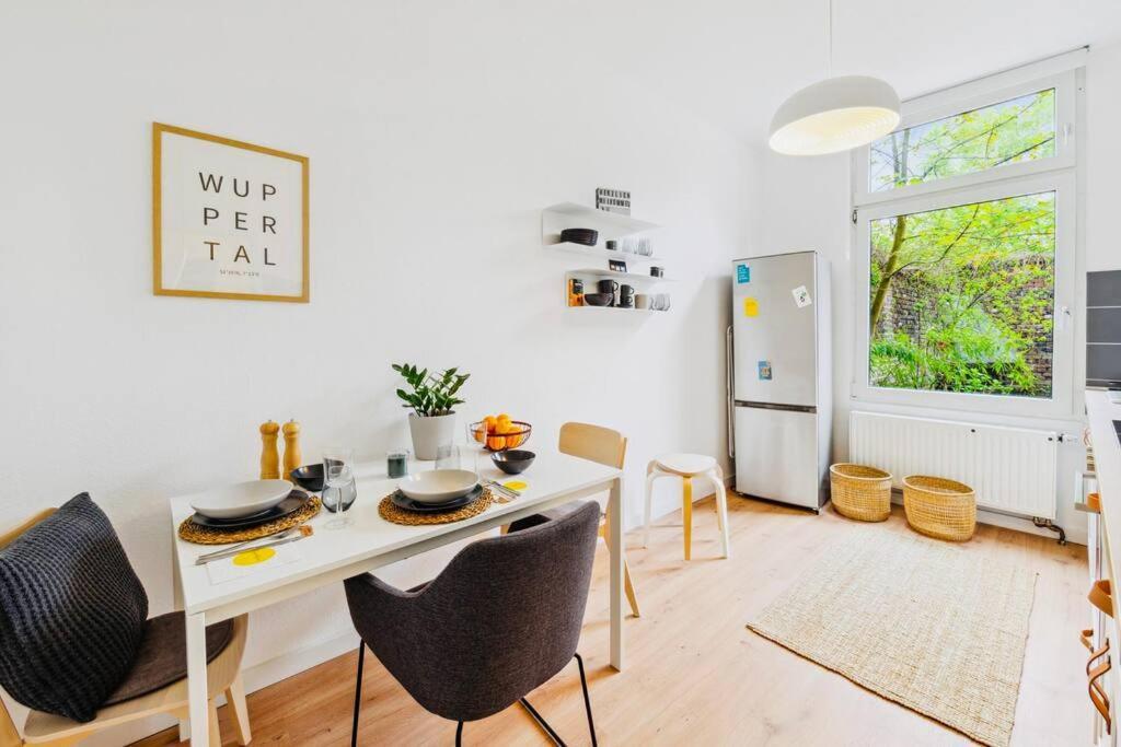Wuppertaler Altbau-Traum Gutenberg - Naehe Dus & Dortmund & Koeln & Essen Apartment Ngoại thất bức ảnh